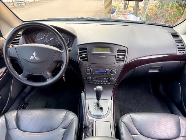 經典車款~妥善率高~動力佳~一手車~低里程~年均里程7200公里~超大乘坐空間~內外狀況佳~最舒適豪華房車~首選代步車款  第5張相片
