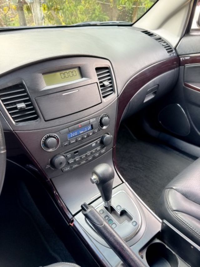 經典車款~妥善率高~動力佳~一手車~低里程~年均里程7200公里~超大乘坐空間~內外狀況佳~最舒適豪華房車~首選代步車款  第8張相片