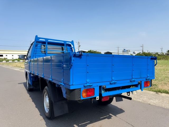 市場唯一兩噸半貨車~載貨空間大~原廠保養~『自排』好上手~老闆/員工都可輕鬆駕馭  工作賺錢好幫手 發財商用車-第一首選  第3張相片
