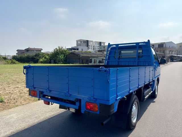 市場唯一兩噸半貨車~載貨空間大~原廠保養~『自排』好上手~老闆/員工都可輕鬆駕馭  工作賺錢好幫手 發財商用車-第一首選  第4張相片