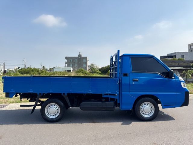 市場唯一兩噸半貨車~載貨空間大~原廠保養~『自排』好上手~老闆/員工都可輕鬆駕馭  工作賺錢好幫手 發財商用車-第一首選  第6張相片