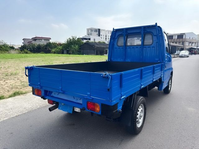 自排  1.5L 新引擎-2WD~框式木床 『自排』好駕馭~工作開車輕鬆  載貨空間大,省油省稅金,輕商首選  第4張相片
