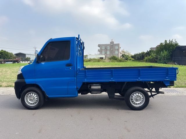 自排  1.5L 新引擎-2WD~框式木床 『自排』好駕馭~工作開車輕鬆  載貨空間大,省油省稅金,輕商首選  第6張相片