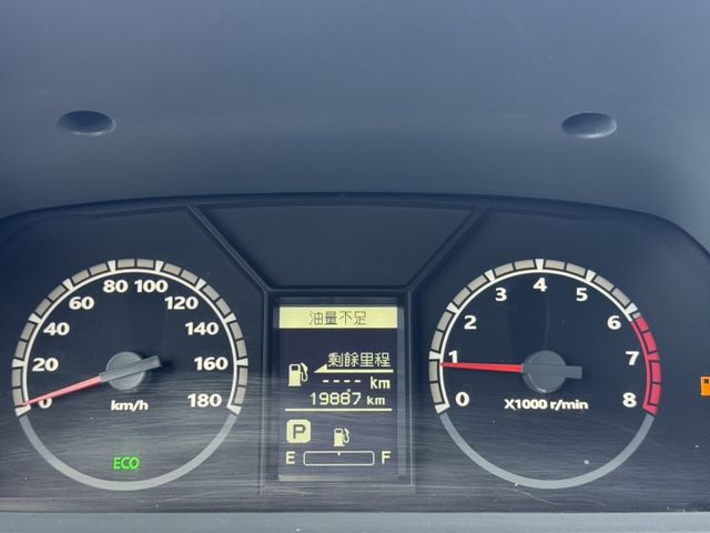 媲美新車等級~一手車~新車保固中+全程原廠保養 「自排」貨車  老闆/員工輕鬆駕馭～搭載五面掀帆布~  第9張相片