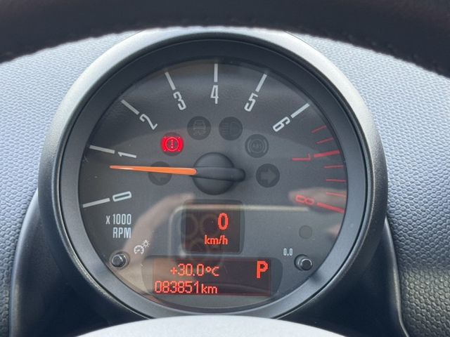 年均里程8400公里  市場稀缺車型~車況如新~車庫車  全程原廠保養~四輪更換全新輪胎『汎德總代理★里程保證★一手車』  第7張相片