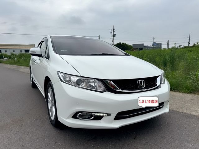 VTI-S版 頂級款 動力充足  超低里程~年均里程7200公里  省油省稅~搭載環景系統  外型流線帥氣~代步通勤首選  第3張相片