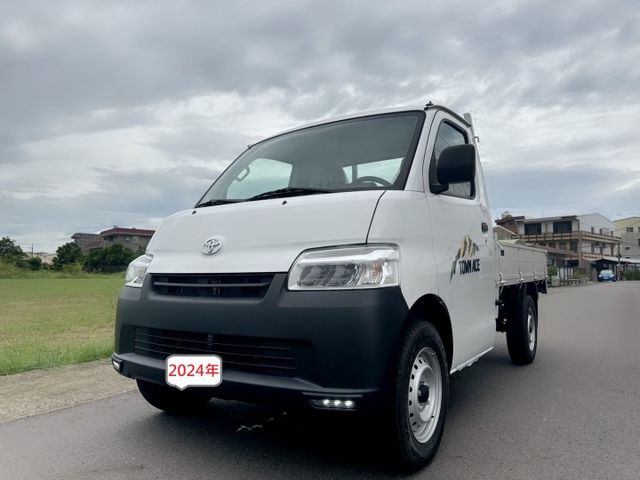 新車原廠保固中~4年12萬公里  全新車~自排框式木床車型  妥善率~運輸載貨~商車第一首選  第2張相片