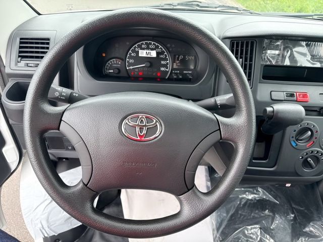 新車原廠保固中~4年12萬公里  全新車~自排框式木床車型  妥善率~運輸載貨~商車第一首選  第10張相片