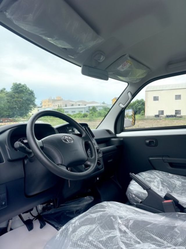 新車原廠保固中~4年12萬公里  全新車~自排框式木床車型  妥善率~運輸載貨~商車第一首選  第13張相片
