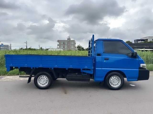 稀少寬木床車型+全車車底板  超低里程~年均里程8888公里  有力耐操好操控~載貨空間大  初創老闆or企業增購首選  第5張相片
