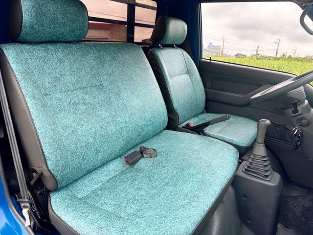 稀少寬木床車型+全車車底板  超低里程~年均里程8888公里  有力耐操好操控~載貨空間大  初創老闆or企業增購首選  第14張相片