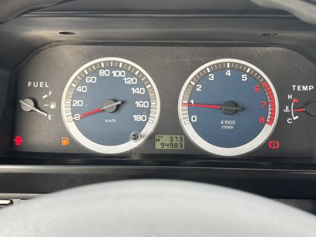 市場唯一熱賣兩噸半貨車  框式木床車型~內外車況佳  有力耐操好操控~載貨空間大  初創老闆or企業增購~商用車首選  第7張相片