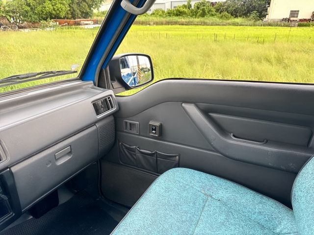 市場唯一熱賣兩噸半貨車  框式木床車型~內外車況佳  有力耐操好操控~載貨空間大  初創老闆or企業增購~商用車首選  第10張相片