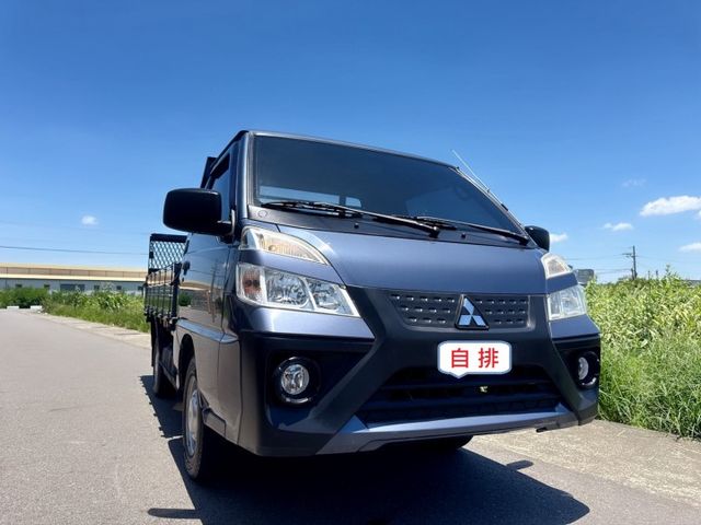 市場唯一兩噸半貨車~一手車~原廠保養~工作賺錢好幫手  搭載升降尾門~網狀減重省油首選『自排』好上手~老闆/員工輕鬆駕馭  第2張相片