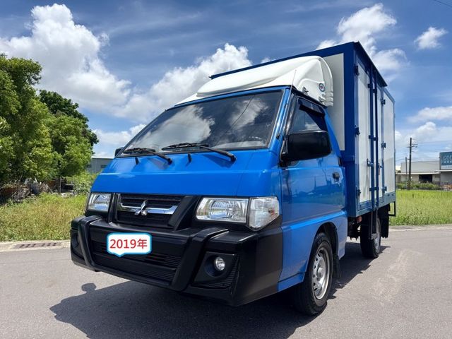 里程保證~一手車~內外車況佳  塑鋁板廂+左右開門廂式發財車  商用初創~企業增購~商用車首選  第2張相片