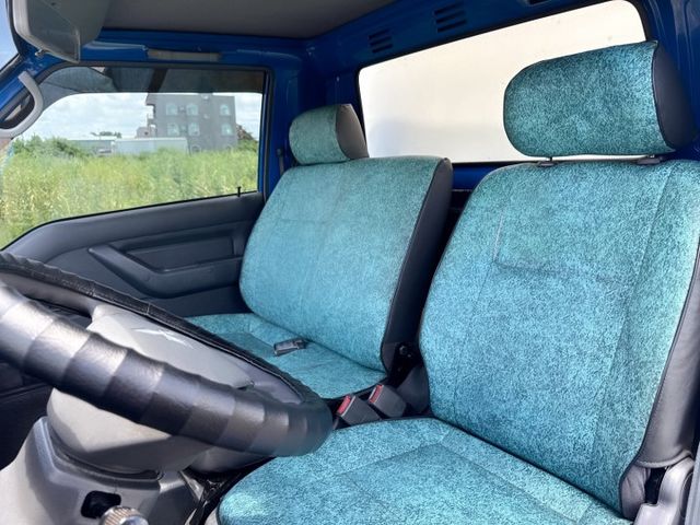 里程保證~一手車~內外車況佳  塑鋁板廂+左右開門廂式發財車  商用初創~企業增購~商用車首選  第14張相片