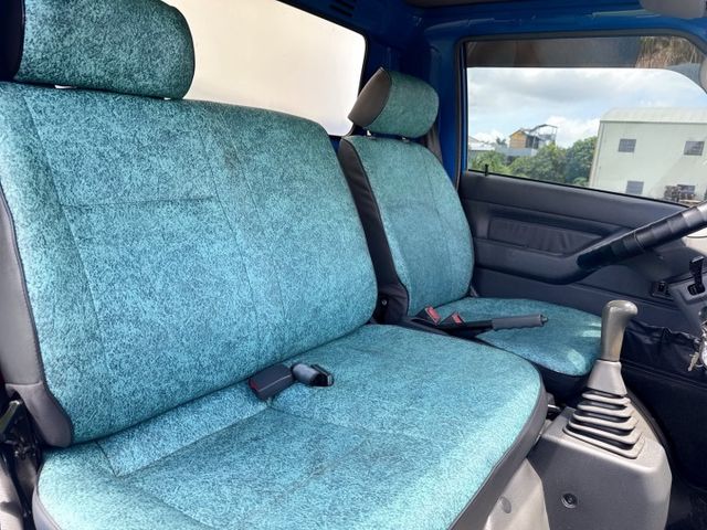 里程保證~一手車~內外車況佳  塑鋁板廂+左右開門廂式發財車  商用初創~企業增購~商用車首選  第16張相片