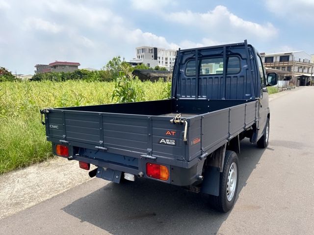 近乎完美新車等級 ~ 原廠新車保固中~原廠保養~ 輪圈加大~車斗加長~載重增加  商用運輸or創業老闆~商車第一首選  第4張相片