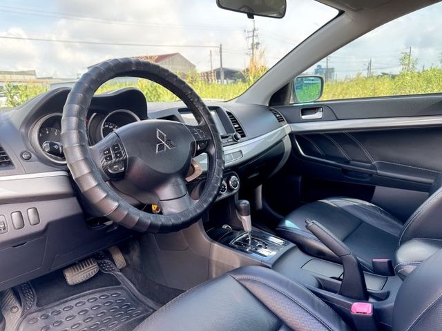 三菱傳說車款~不敗神話車型~經典型 小改款~里程保證~超大空間 零頭款開回家~內外車況佳 上下班or出遊~優質代步車首選  第11張相片