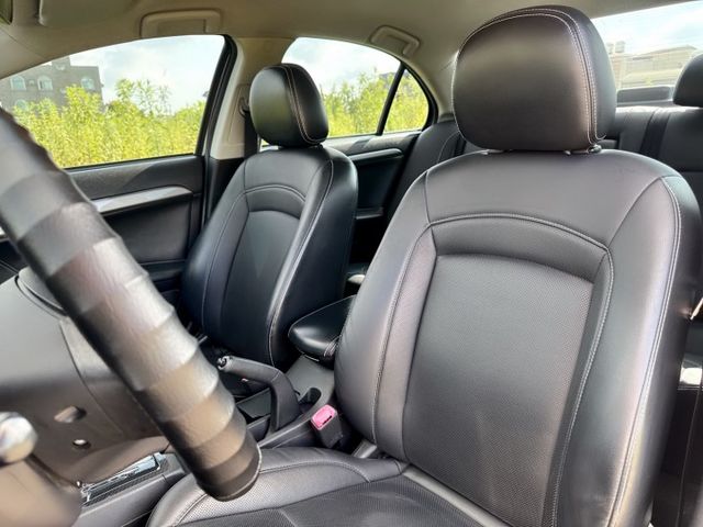 三菱傳說車款~不敗神話車型~經典型 小改款~里程保證~超大空間 零頭款開回家~內外車況佳 上下班or出遊~優質代步車首選  第12張相片