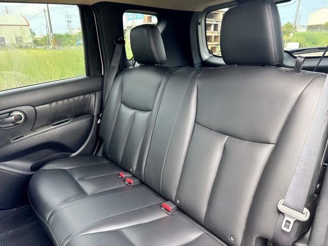 行家皮椅版『魔術大空間❖都市小休旅』最佳轎式休旅車.載人載貨都便利 代步+旅遊~五門掀背小車的第一首選  第14張相片