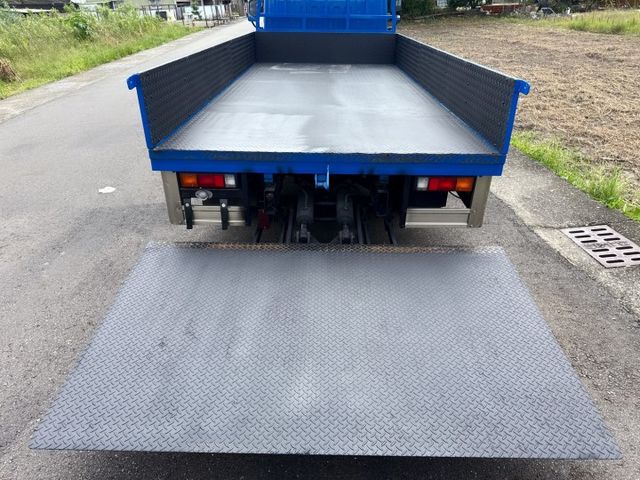 14尺 貨車 載重正5噸+框式木床車型 超低里程+4尺尖形升降尾門 四錄環景鏡頭~全車包覆花板 工作賺錢好幫手  第18張相片