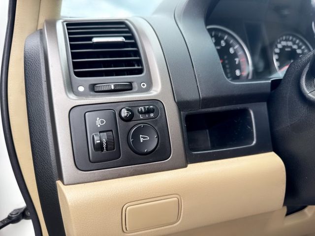 改款新車型~經典保值休旅 里程保證~妥善率高~車況佳 動力駕馭充足+車室寬敞舒適 代步/出遊/工作~平價休旅首選  第7張相片