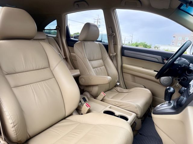 改款新車型~經典保值休旅 里程保證~妥善率高~車況佳 動力駕馭充足+車室寬敞舒適 代步/出遊/工作~平價休旅首選  第17張相片