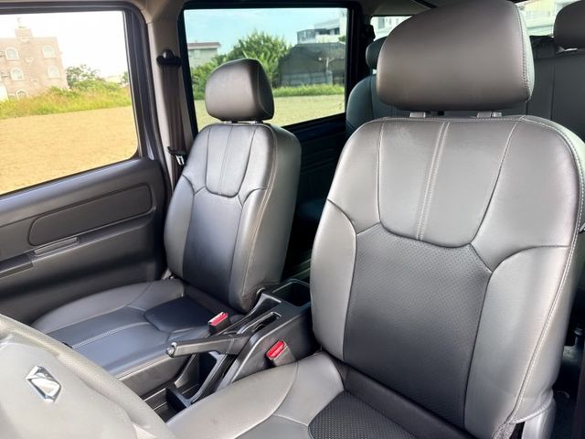 一手車~五速手排+五人座客貨車  原廠保養+原版件~盲點偵測系統  省油省稅大馬力商務用途第一首選  第12張相片