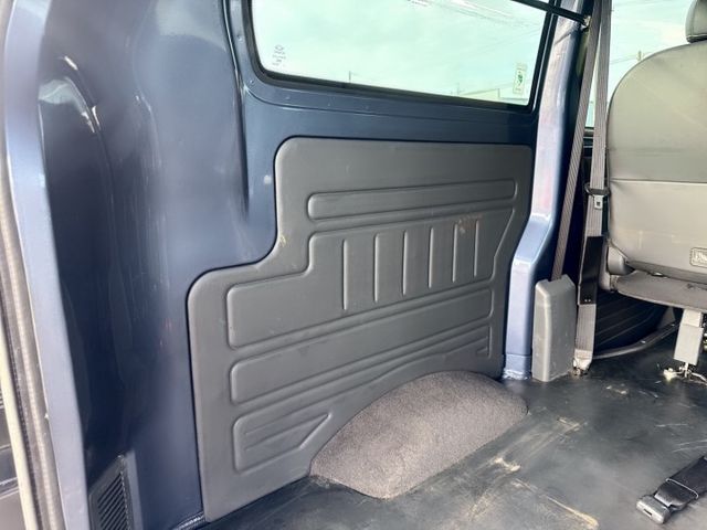 一手車~五速手排+五人座客貨車  原廠保養+原版件~盲點偵測系統  省油省稅大馬力商務用途第一首選  第19張相片