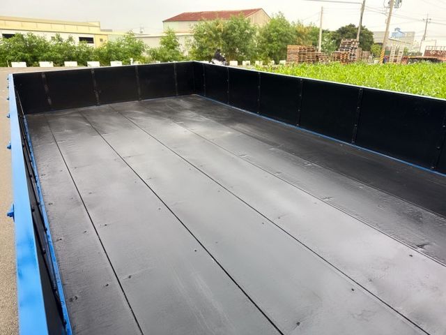 總重正5公噸！11.5尺木床  全車原版件~原廠定期保養  五噸商用車載貨運輸第一首選  第10張相片