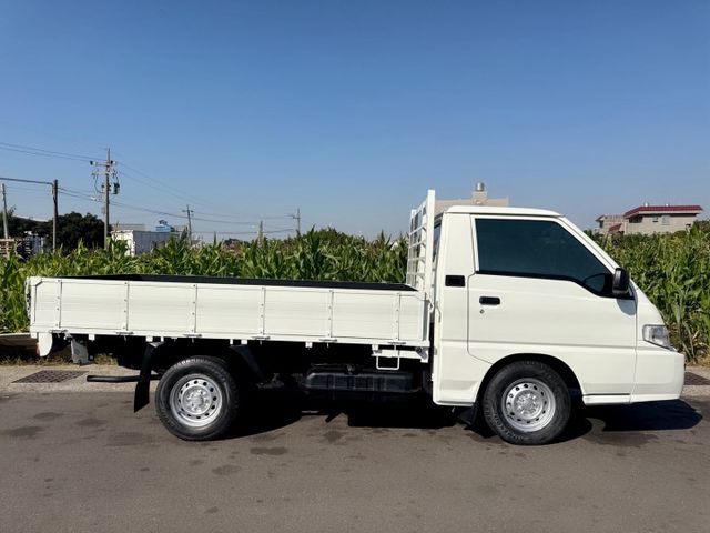 豪華版  低里程~全車原版件~一手車  框式木床+內外如新+車況佳 二噸半商車首選  第7張相片