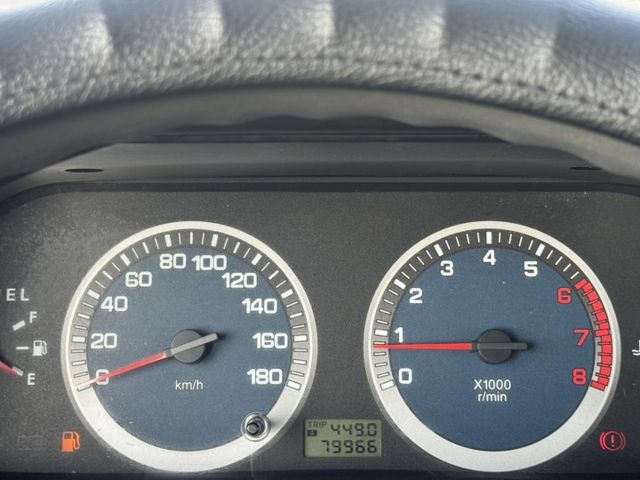 豪華版  低里程~全車原版件~一手車  框式木床+內外如新+車況佳 二噸半商車首選  第9張相片