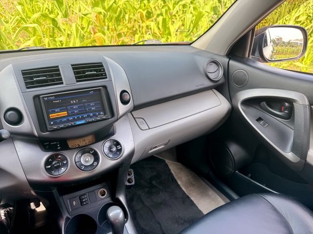 G版  日系原裝進口休旅車~妥善率高  全車原版件 強勁動力~豪華內裝~後廂空間大  經典車款~工作or家庭用車RV首選  第10張相片