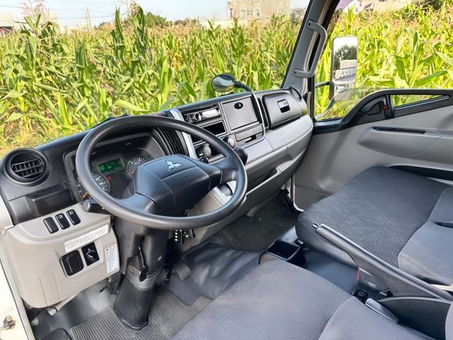 超長軸14.5尺+總重升級『5噸』搭載高頂塑鋁版廂+升降尾門  免加尿素~『自排』車型好駕馭  第12張相片