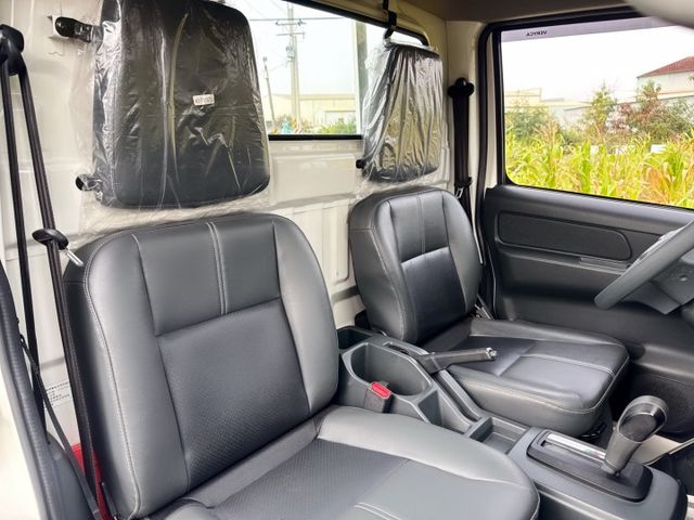 雙安全氣囊+2.5尺升降尾門『自排』好駕馭~工作開車輕鬆 框式木床,省油省稅金,輕商首選  第15張相片