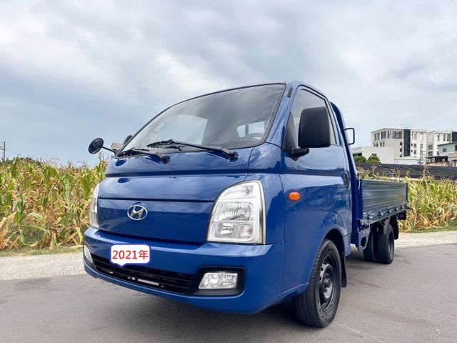 載物大空間 貨台長10.3尺車型  自排車型~總重3.25公噸 車況佳  柴油高扭力 商務運輸載貨首選  第1張相片