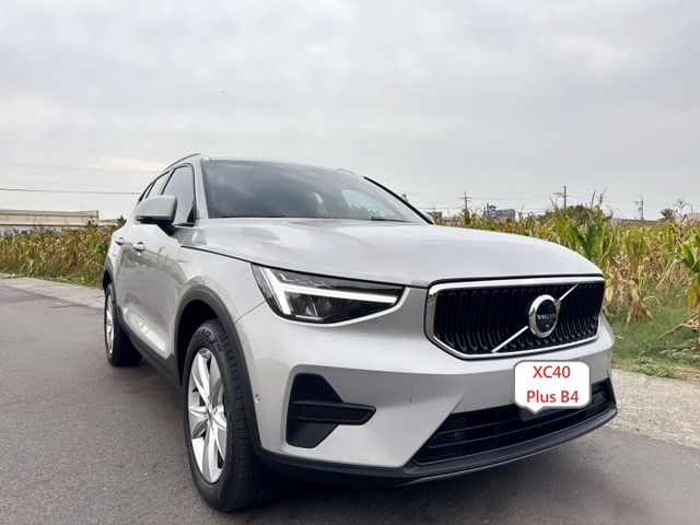 XC40 Plus B4 媲美全新車級的內外觀及車況 全車原版件 同級唯一遠端更新OTA車機 影音娛樂夥伴兼具安全及科技  第3張相片