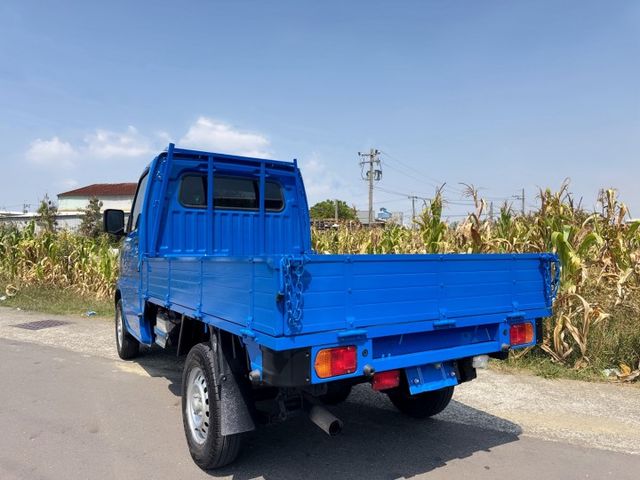 頂級版~雙安全氣囊+盲區偵測  電動收折後視鏡+原廠定期保養  一手車~框式木床~,商用車首選  第4張相片