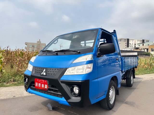 新式車款~一手車~里程保證  框式木床+升降尾門+車底花板  動力充足+載貨空間大+車況佳  第2張相片