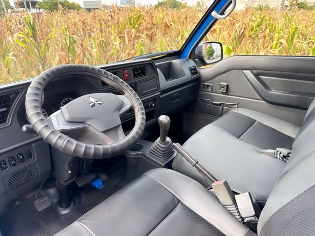 新式車款~一手車~里程保證  框式木床+升降尾門+車底花板  動力充足+載貨空間大+車況佳  第12張相片