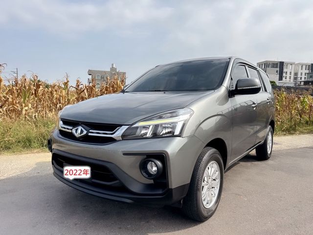 精緻型  一手車~大、寬、平的車室空間  搭載獨創SCC安全智慧防護系統『商旅大贏家❖跨界多功能休旅』  第1張相片