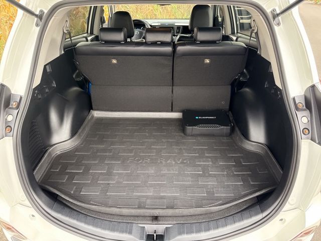 豪華版  日系原裝進口休旅車~妥善率高  原廠保養+360度環景+頂級配備  內外車況極佳~商務or家用車首選  第20張相片