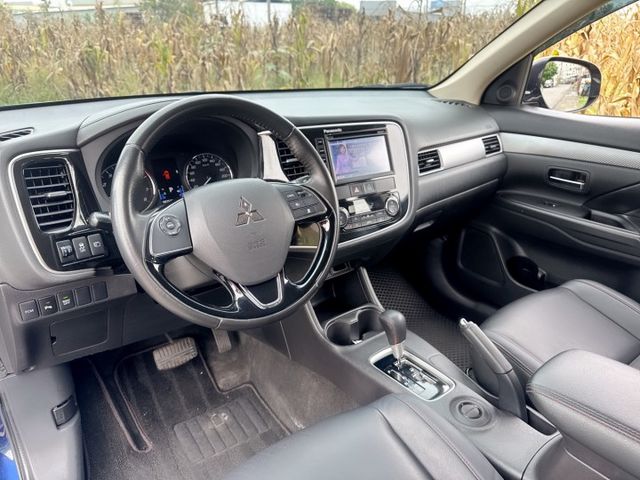 尊貴型  超低里程~年平均里程約9700公里  里程保證~一手車~原廠影音升級  同級車CP值最高SUV運動休旅車  第12張相片