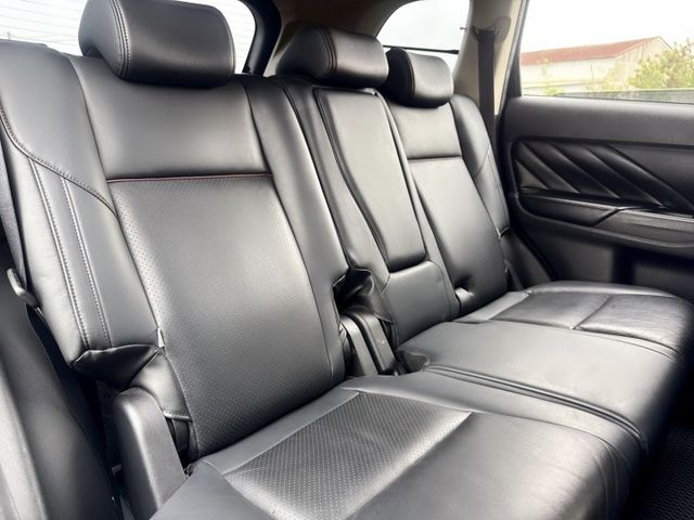 尊貴型  超低里程~年平均里程約9700公里  里程保證~一手車~原廠影音升級  同級車CP值最高SUV運動休旅車  第19張相片