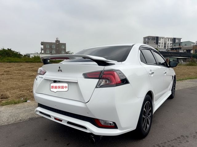 經典車款~魅力型~原廠保固中 安全+科技+動感+性能一應俱全 車身流線外型+熱血帥氣車款首選  第4張相片