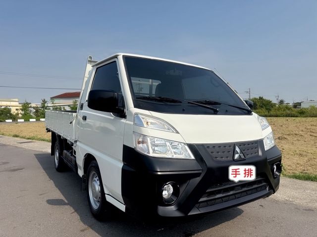 自排車型  全新框式木床+內外車況極佳  足有力+真耐操+載貨空間大 市場唯一二噸半商用車首選  第3張相片