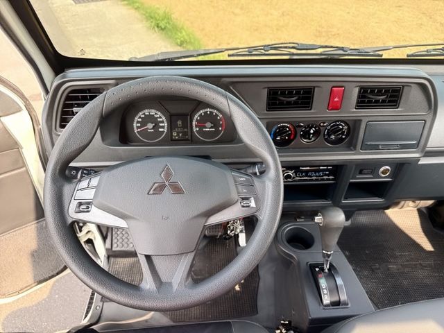 自排車型  全新框式木床+內外車況極佳  足有力+真耐操+載貨空間大 市場唯一二噸半商用車首選  第10張相片