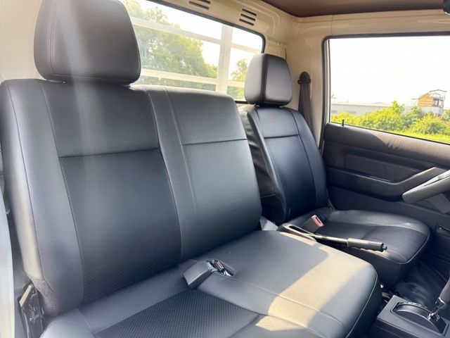 自排車型  全新框式木床+內外車況極佳  足有力+真耐操+載貨空間大 市場唯一二噸半商用車首選  第16張相片
