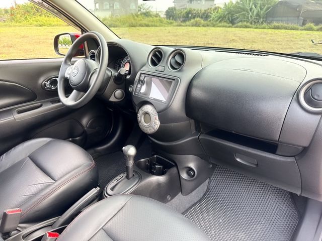 旗艦版 一手車 超低里程 年均約6900公里 頂級配備 同級車最小迴轉半徑4.5m 前衛可愛外觀兼具個性奇幻魅力小車  第15張相片